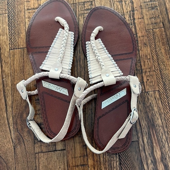 Matiko sandals Cream tan leather with festival Boho vibes with fringe studs sz 6 - Picture 4 of 8